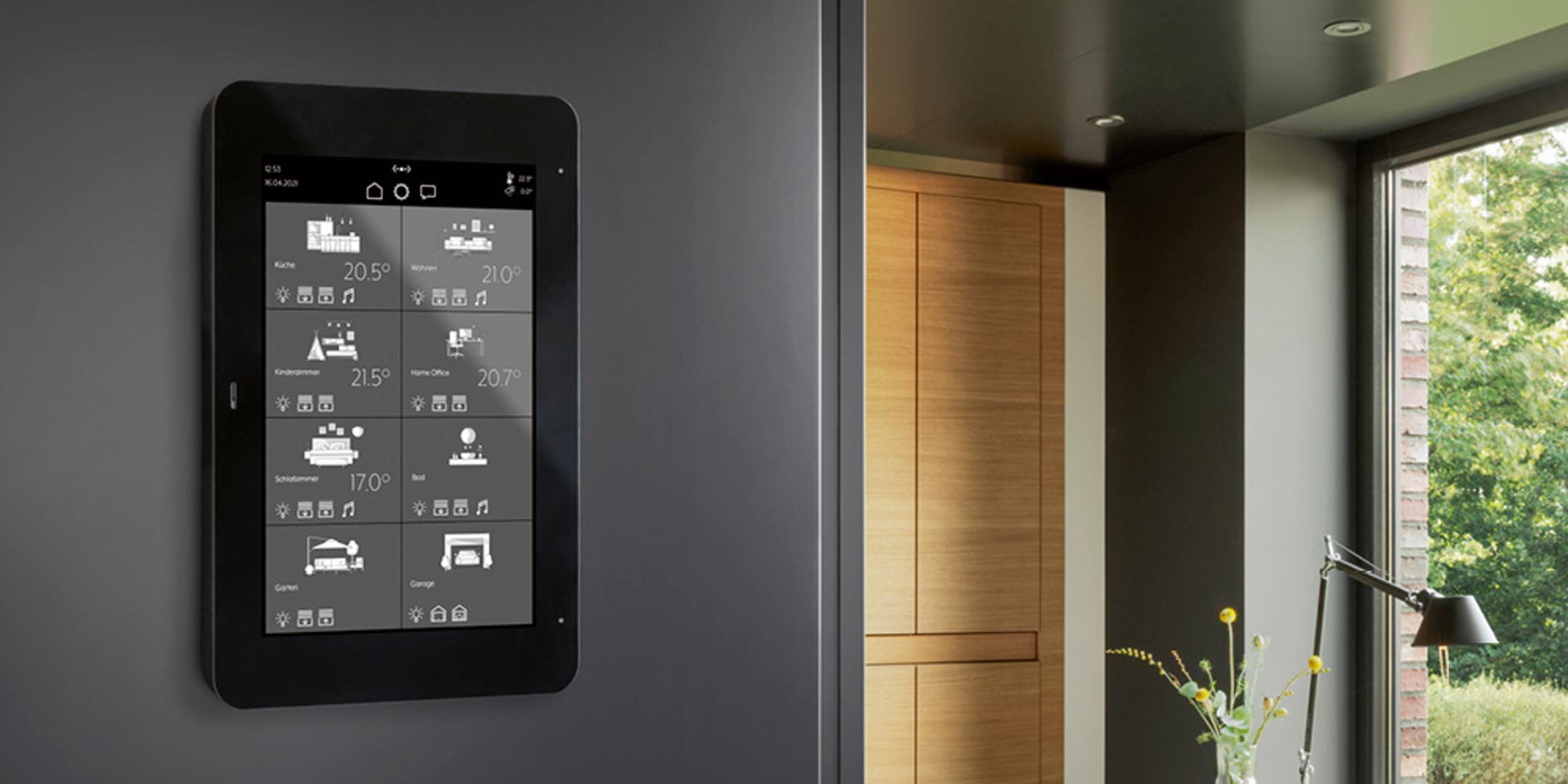 JUNG Smart Panel 8 bei Christian Mühlberger Elektrotechnik GmbH in Beilngries-Grampersdorf